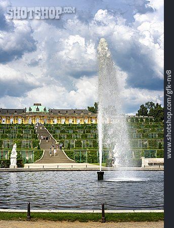 
                Springbrunnen, Schlosspark, Park Sanssouci                   