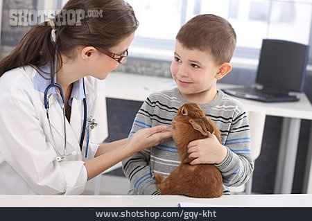 
                Kind, Tierliebe, Erklären, Kaninchen, Tierärztin, Tierarztpraxis                   