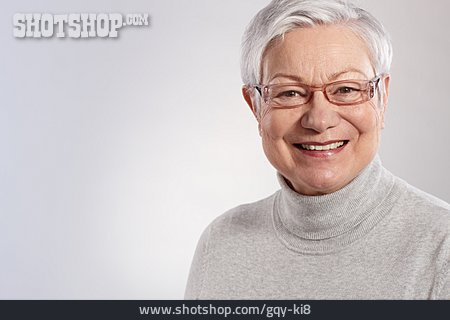 
                Seniorin, Lächeln, Porträt                   