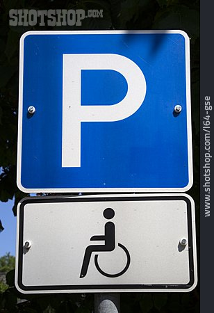 
                Behindertenparkplatz                   