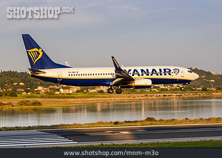 
                Flugzeug, Fluggesellschaft, Ryanair                   