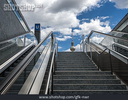 
                Ausgang, Rolltreppe, U-bahnstation, Treppenstufen                   
