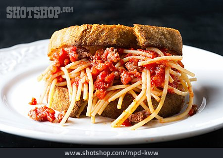 
                Spaghetti Bolognese, Sandwich                   