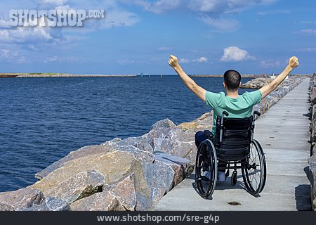 
                Meer, Freude, Urlaub, Rollstuhlfahrer                   
