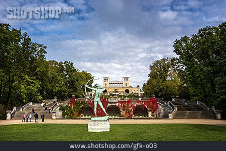 
                Schlosspark, Bogenschütze, Neues Palais                   