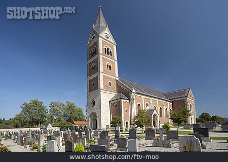 
                Kirche, Friedhof, Fridolfing                   