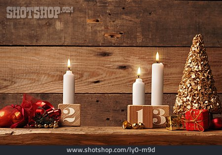 
                Kerzenlicht, Adventszeit, 3. Advent                   