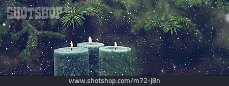 
                Weihnachtszeit, Kerzenlicht, Schneeflocken                   