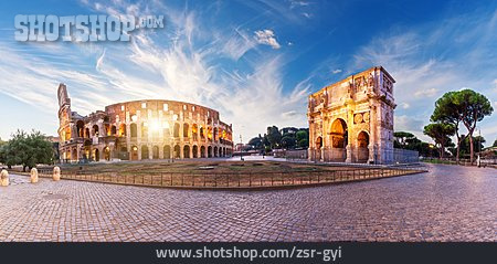 
                Rom, Triumphbogen, Kolosseum                   