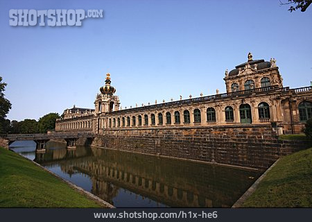 
                Dresden, Zwinger, Kronentor                   