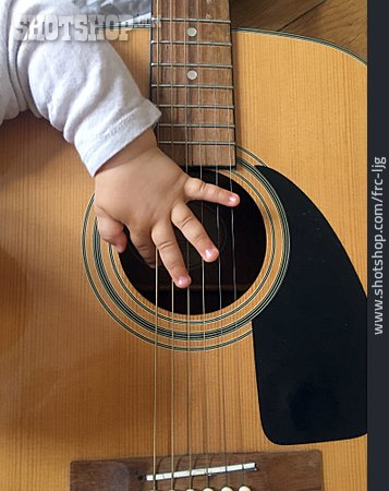 
                Gitarre, Babyhand                   