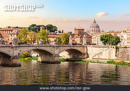 
                Rom, Tiber, Ponte Vittorio Emanuele Ii                   