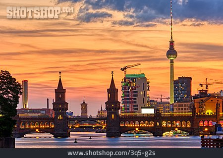 
                Berlin, Fernsehturm, Spree, Oberbaumbrücke                   