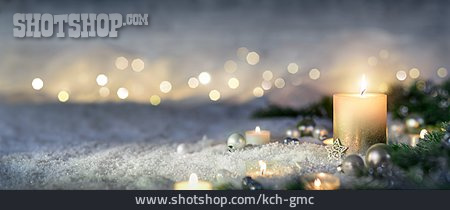 
                Schnee, Kerzenlicht, Glitzer                   