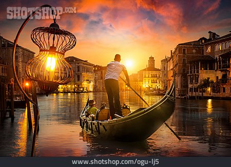 
                Gondel, Venedig, Canal Grande, Gondoliere                   