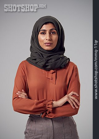 
                Selbstbewusst, Karrierefrau, Muslima                   