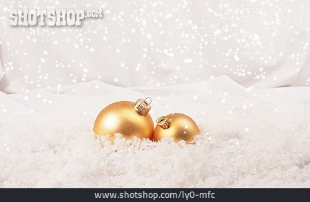 
                Schnee, Weihnachtsdekoration, Christbaumkugeln                   