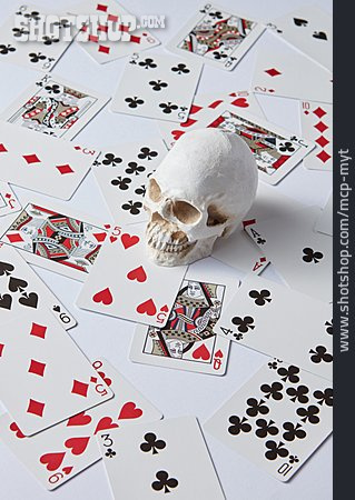 
                Tod, Spielkarten, Glücksspiel, Risiko, Spielsucht                   