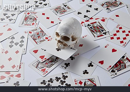 
                Tod, Spielkarten, Glücksspiel, Risiko, Spielsucht                   