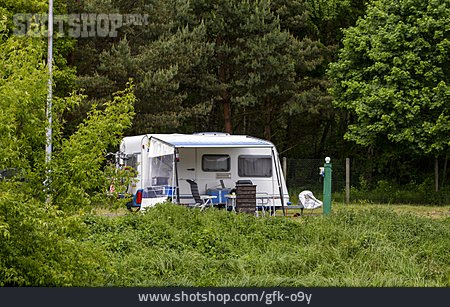 
                Wohnwagen, Campingplatz                   