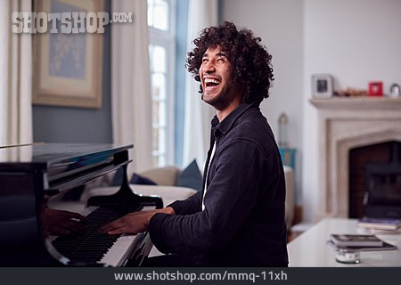 
                Lachen, Musiker, Klavierspielen                   