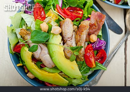 
                Gesunde Ernährung, Low-carb, Hühnchensalat                   