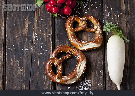 
                Brezel, Salzbrezel                   