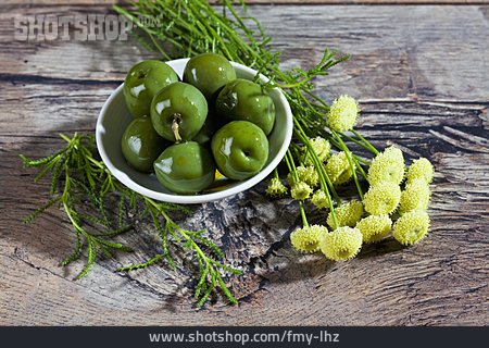 
                Oliven, Olivenkraut                   