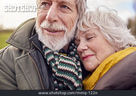 
                Glücklich, Spaziergang, Verbundenheit, Seniorenpaar                   