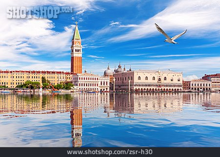 
                Venedig, Dogenpalast, Markusturm                   