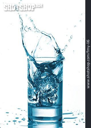 
                Wasser, Glas, Eiswürfel, Splash                   