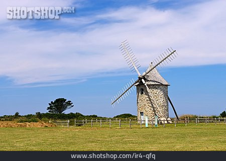 
                Windmühle, Moulin De Trouguer                   