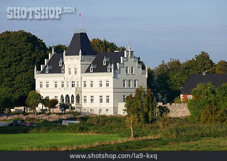 
                Herrenhaus, Schloss Wrangelsburg                   