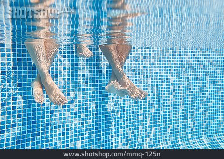 
                Unterwasser, Pool, Füße                   