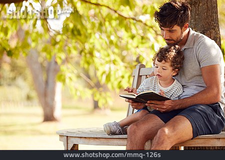 
                Vater, Kindheit, Sohn, Vorlesen                   