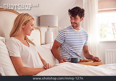 
                Paar, Frühstück, Romantisch, Schlafzimmer                   