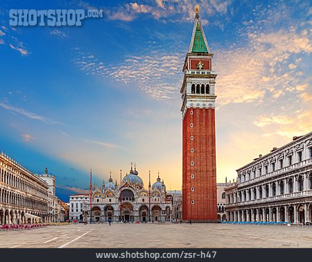 
                Venedig, Markusplatz, Markusturm                   