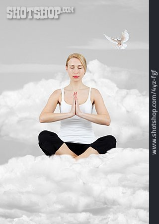 
                Yoga, über Den Wolken, Lotussitz, Meditieren                   