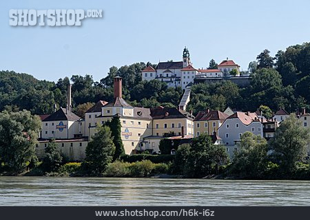 
                Passau, Inn, Wallfahrtskirche Mariahilf                   
