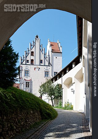 
                Torbogen, Hohes Schloss                   