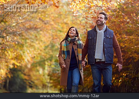 
                Paar, Glücklich, Herbstspaziergang                   