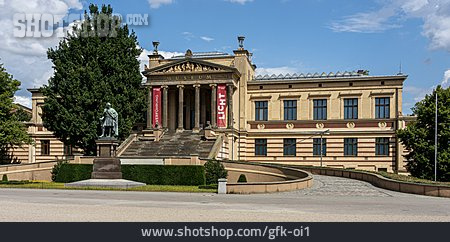 
                Staatliches Museum Schwerin                   