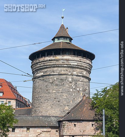 
                Nürnberg, Stadtmauer, Laufer Tor                   