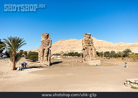 
                Memnonkolosse, Kolossalstatue                   