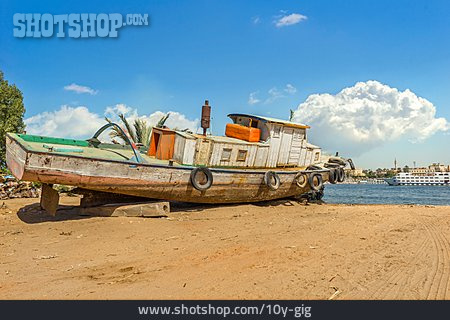 
                Boot, Flussufer, Nil                   