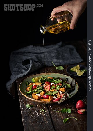 
                Salat, Olivenöl, Sommerlich                   