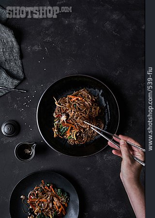 
                Mahlzeit, Koreanische Küche, Japchae                   