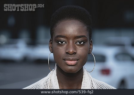
                Junge Frau, Modern, Afroamerikanisch, Person Of Color                   
