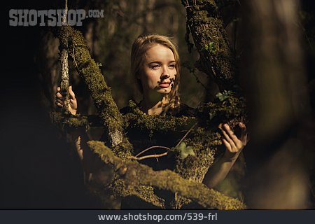 
                Junge Frau, Natur, Baum, Porträt                   