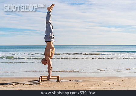 
                Strand, Balance, Handstand, Workout, Calisthenics, Eigengewichtübung                   